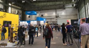 Die Marathon-Expo auf dem Gelände des ehemaligen Flughafens Tempelhof